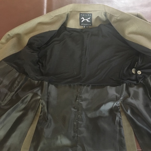 Equine Athletics Hunt Coat - Picture 3 of 8